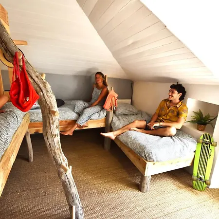 Surf Bed & Breakfast *
